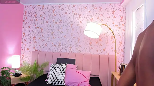 Snapshot of amber-hill chatting on 02.25.25 amber-hill online show from 02.25.25