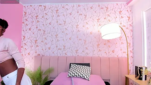 Snapshot of amber-hill chatting on 02.26.25 amber-hill online show from 02.26.25