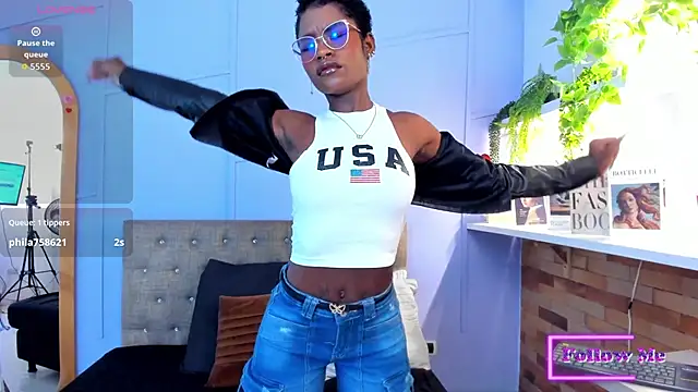 Snapshot of amber-hill chatting on 06.19.26 amber-hill online show from 06.19.26