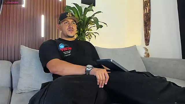 Snapshot of lucasanto_ chatting on 02.02.26 lucasanto online show from 02.02.26