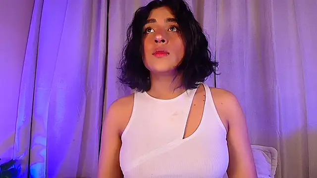 EviePhoenix online show from 12.17.24