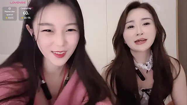 Snapshot of Sweet-Angel999 chatting on 12.30.24 Sweet-Angel999 online show from 12.30.24