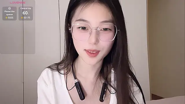 Snapshot of Sweet-Angel999 chatting on 03.18.25 Sweet-Angel999 online show from 03.18.25