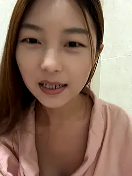 Snapshot of Sweet-Angel999 chatting on 11.08.25 Sweet-Angel999 online show from 11.08.25