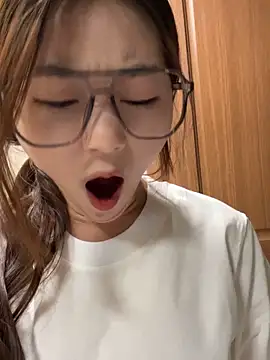 Snapshot of Sweet-Angel999 chatting on 11.28.25 Sweet-Angel999 online show from 11.28.25