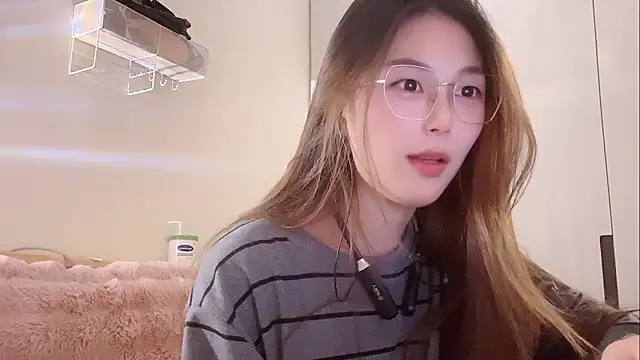 Snapshot of Sweet-Angel999 chatting on 01.14.26 Sweet-Angel999 online show from 01.14.26