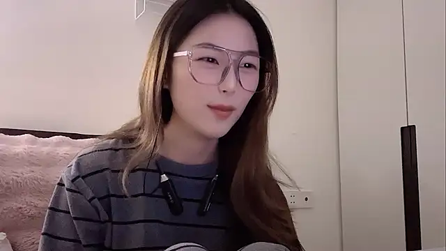 Snapshot of Sweet-Angel999 chatting on 02.18.26 Sweet-Angel999 online show from 02.18.26