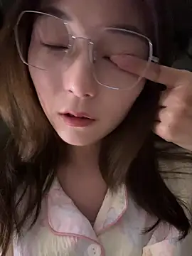 Snapshot of Sweet-Angel999 chatting on 05.29.26 Sweet-Angel999 online show from 05.29.26