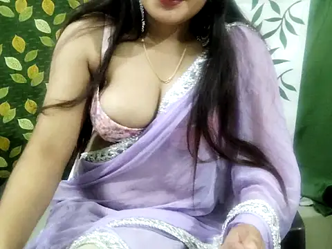 Snapshot of Aarvi_Arora chatting on 02.15.25 Aarvi Arora online show from 02.15.25