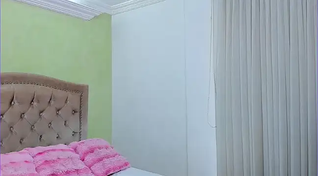 Snapshot of Luciluu20 chatting on 01.21.25 Luciluu20 online show from 01.21.25