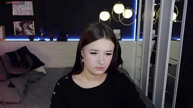 Lily Moonlight online show from 12.27.24