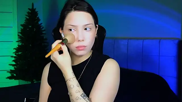 Snapshot of Stacy_Gonzales_ chatting on 12.18.24 Stacy Gonzales online show from 12.18.24