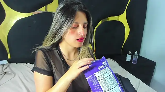 GiaRoussel online show from 11.13.25