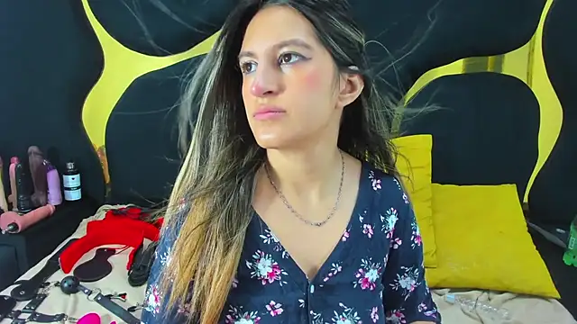 GiaRoussel online show from 11.15.25