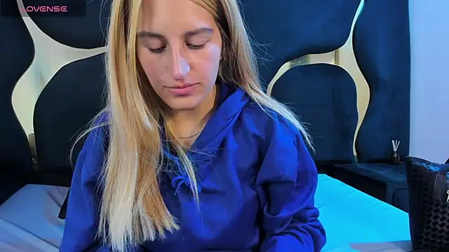 GiaRoussel online show from 02.15.26