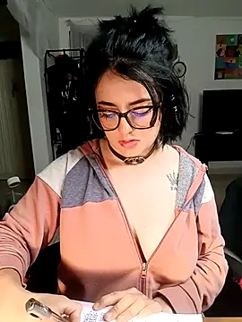 Lin-cute online show from 03.04.25