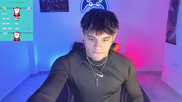 Snapshot of LuciferM_Star chatting on 11.06.25 LuciferM Star online show from 11.06.25