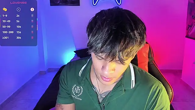 Snapshot of LuciferM_Star chatting on 11.24.25 LuciferM Star online show from 11.24.25