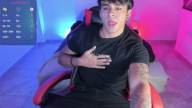 Snapshot of LuciferM_Star chatting on 11.28.25 LuciferM Star online show from 11.28.25