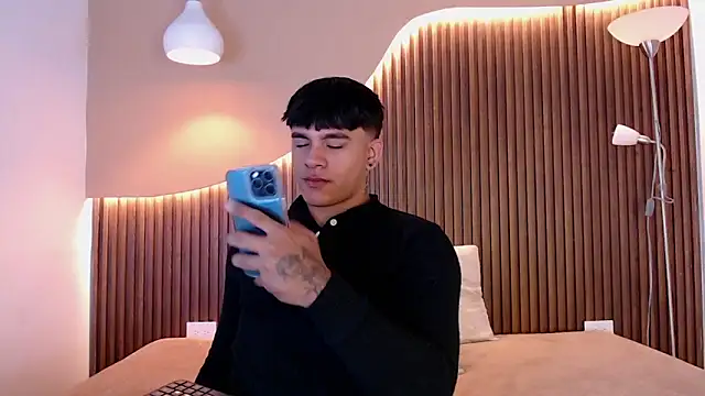 Snapshot of LuciferM_Star chatting on 02.10.26 LuciferM Star online show from 02.10.26