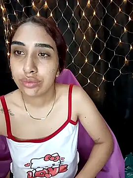 Snapshot of ifeelverywet_andhot chatting on 11.18.25 ifeelverywet andhot online show from 11.18.25