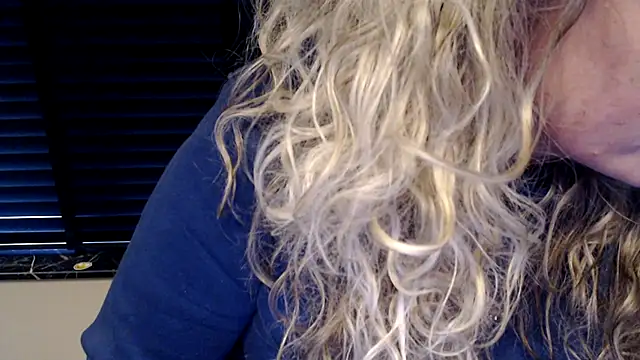 JenniLowen online show from 02.10.25