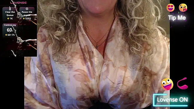 Snapshot of JenniLowen chatting on 04.07.26 JenniLowen online show from 04.07.26
