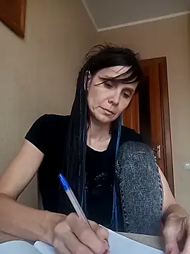 Snapshot of Francenia_lolis chatting on 10.29.25 Francenia lolis online show from 10.29.25