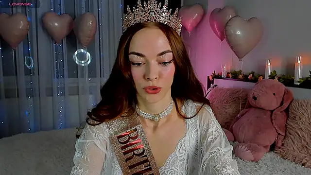 Undertheskin online show from 02.08.25