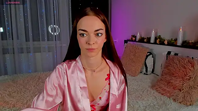 Undertheskin online show from 03.15.25