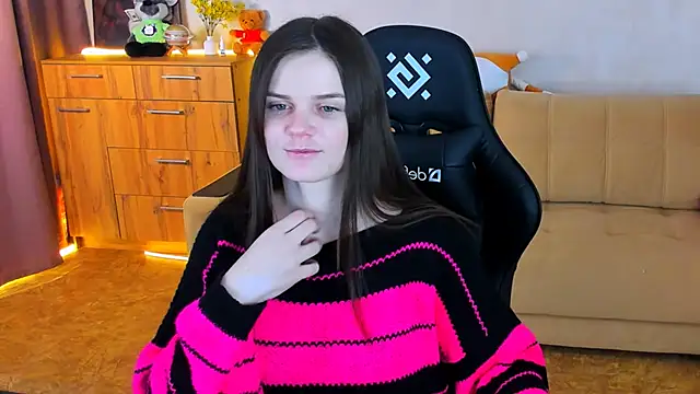 Lora Cain online show from 12.09.24