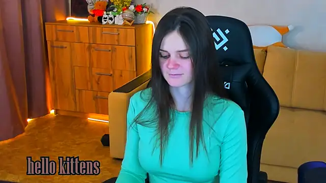 Lora Cain online show from 12.19.24