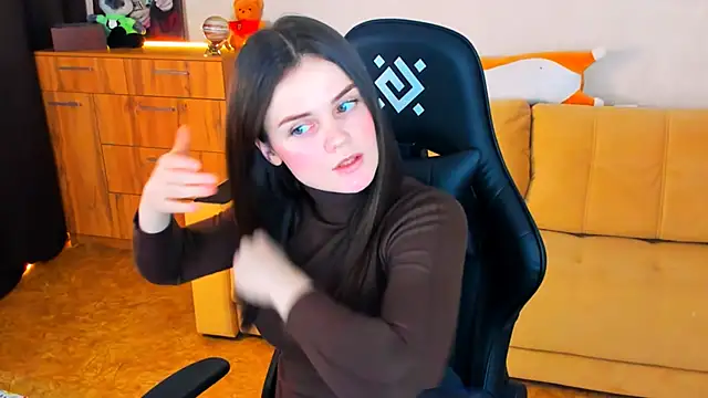 Lora Cain online show from 01.09.25