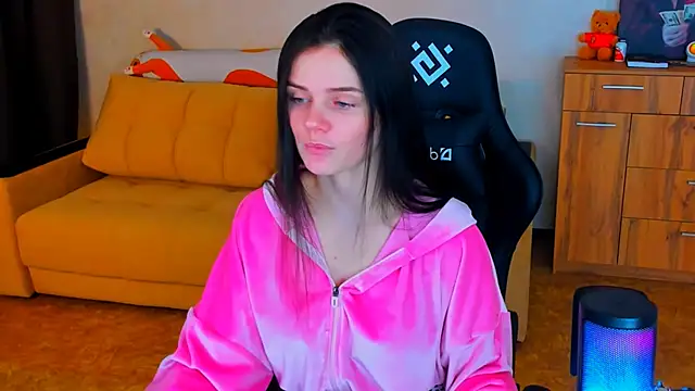 Lora Cain online show from 01.18.25