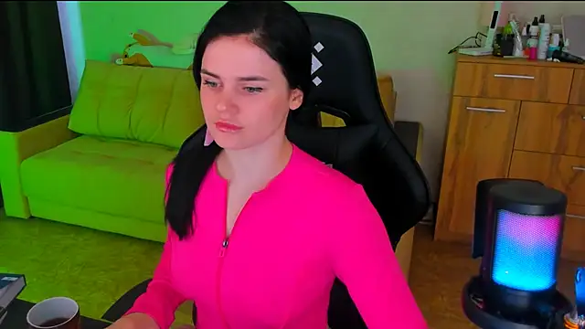 Lora Cain online show from 03.09.25