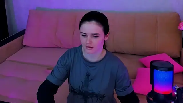 Lora Cain online show from 03.15.25