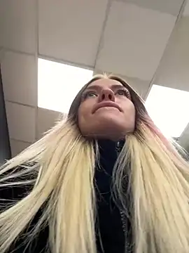 Snapshot of -Sexy_Barbie- chatting on 03.23.25 -Sexy Barbie- online show from 03.23.25