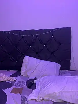 alisson carolina73 online show from 12.20.24