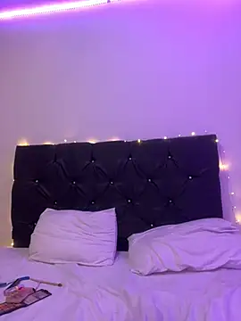 alisson carolina73 online show from 12.31.24