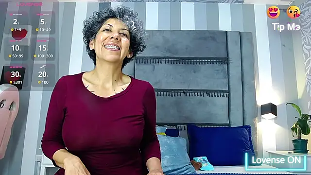 Julianewell online show from 02.08.25