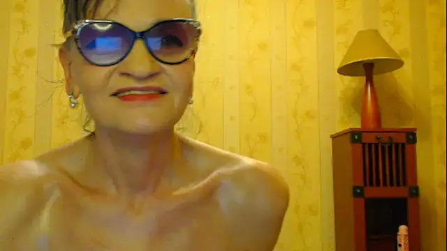 Snapshot of Valentina3859 chatting on 02.27.25 Valentina3859 online show from 02.27.25