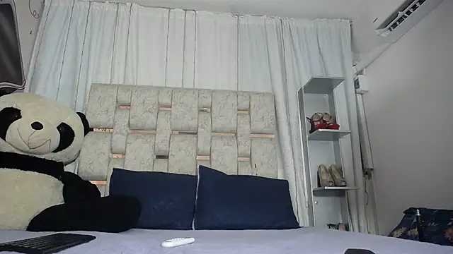 KOURTNEY-- online show from 09.27.25