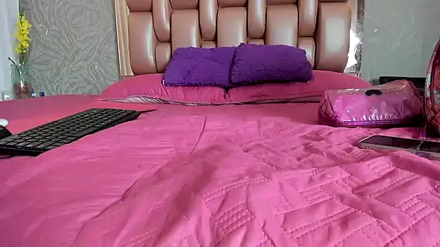 KOURTNEY-- online show from 12.05.25