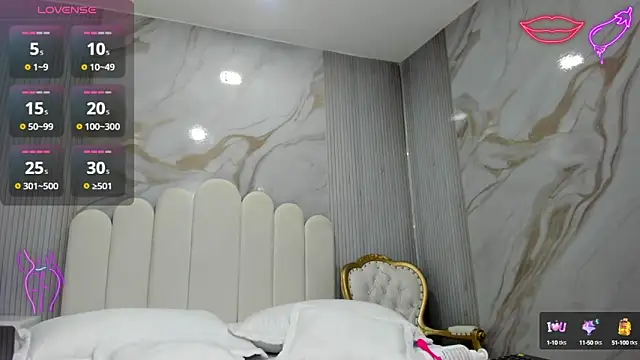 Snapshot of Carohorny4u chatting on 03.08.25 Carohorny4u online show from 03.08.25