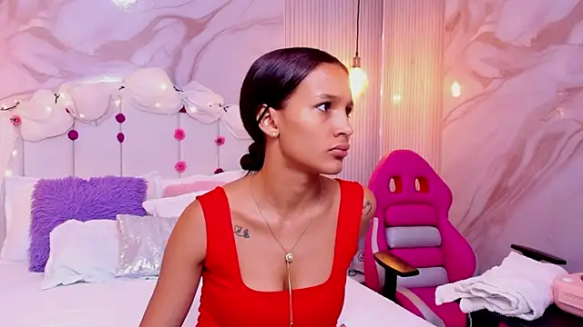 Snapshot of Carohorny4u chatting on 09.24.25 Carohorny4u online show from 09.24.25