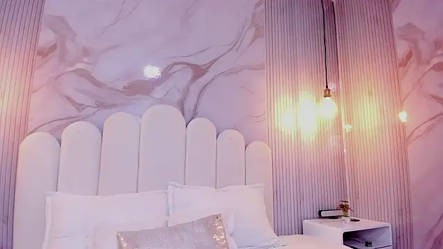 Snapshot of Carohorny4u chatting on 11.06.25 Carohorny4u online show from 11.06.25