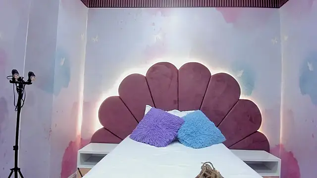 Snapshot of Carohorny4u chatting on 11.26.25 Carohorny4u online show from 11.26.25