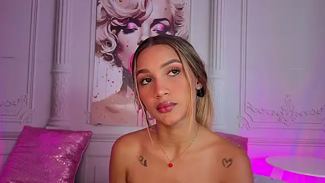 Snapshot of Carohorny4u chatting on 06.28.26 Carohorny4u online show from 06.28.26