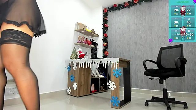 Snapshot of Ella_Pride1 chatting on 12.12.24 Ella Pride1 online show from 12.12.24