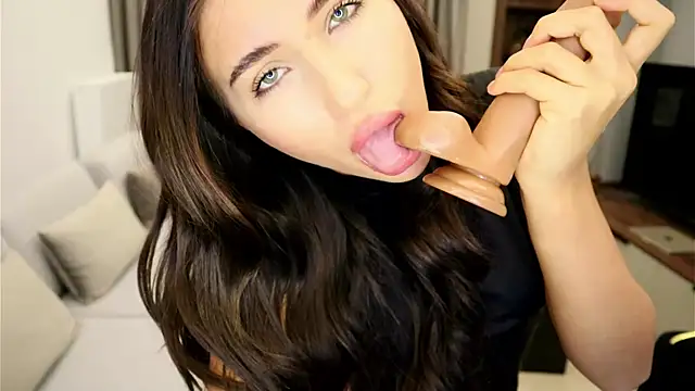 IrisNoire online show from 02.18.25